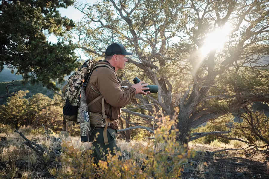 SWAROVSKI® <br>STABIL.SELBSTSICHER.BEREIT SWAROVSKI® <br>STABIL.SELBSTSICHER.BEREIT